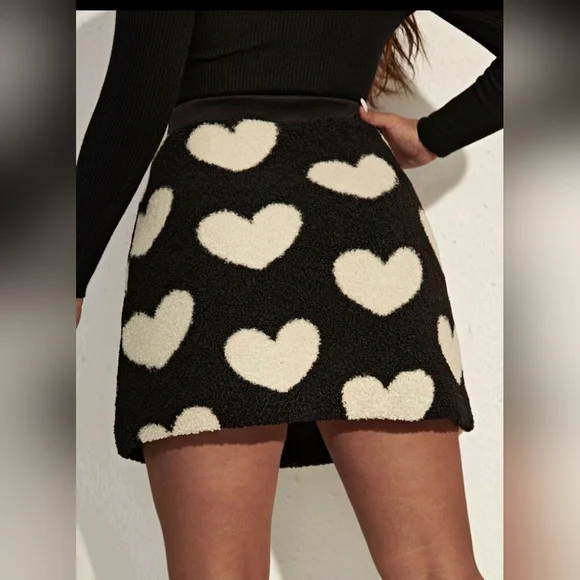 SHEIN Curve | Heart Pattern Fluffy Mini Skirt | Black & White | 2XL | NWOT - Picture 5 of 10